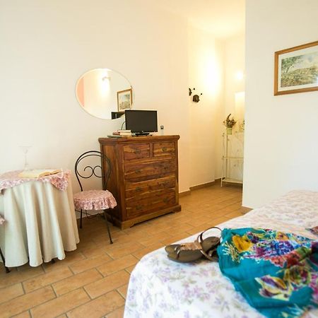 Le Raganelle Hotell Oneglia Exteriör bild