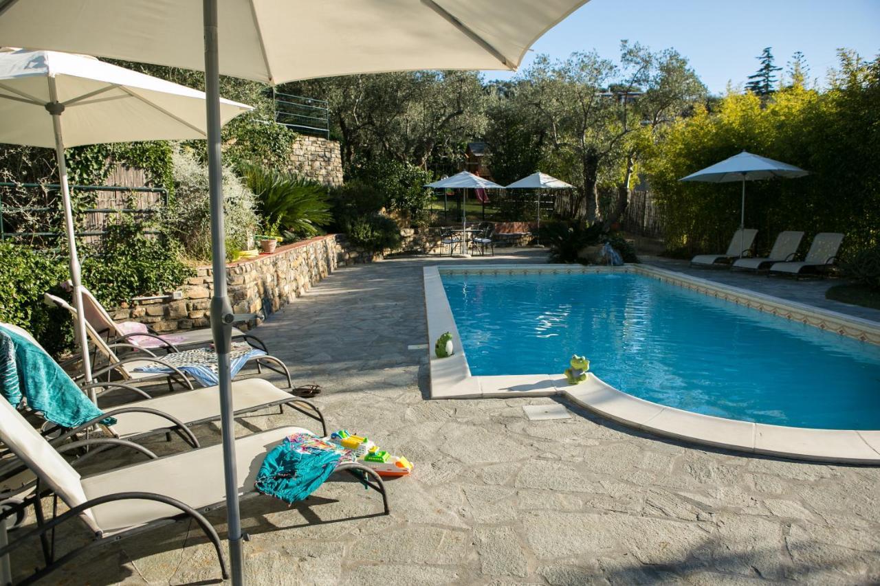 Le Raganelle Hotell Oneglia Exteriör bild