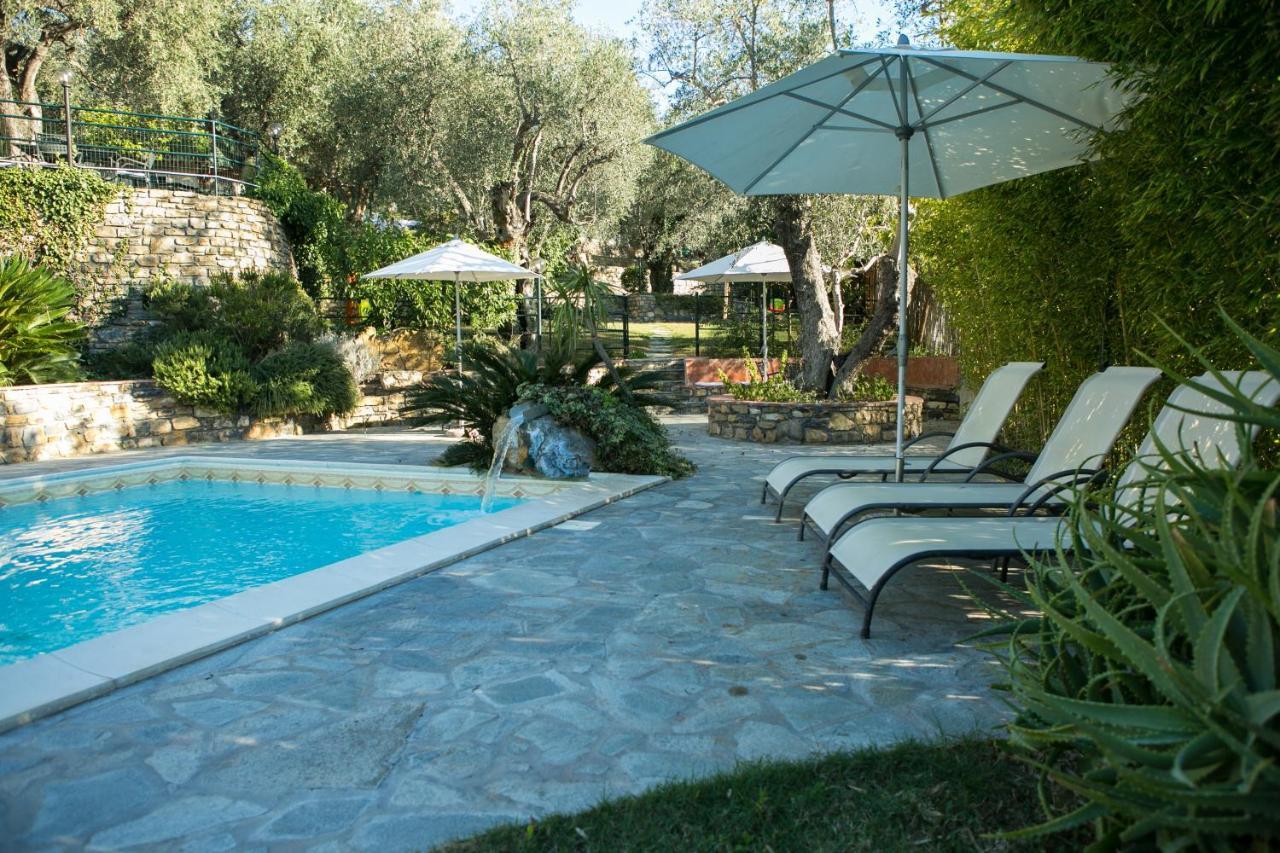 Le Raganelle Hotell Oneglia Exteriör bild