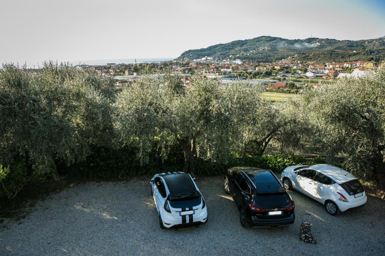 Le Raganelle Hotell Oneglia Exteriör bild