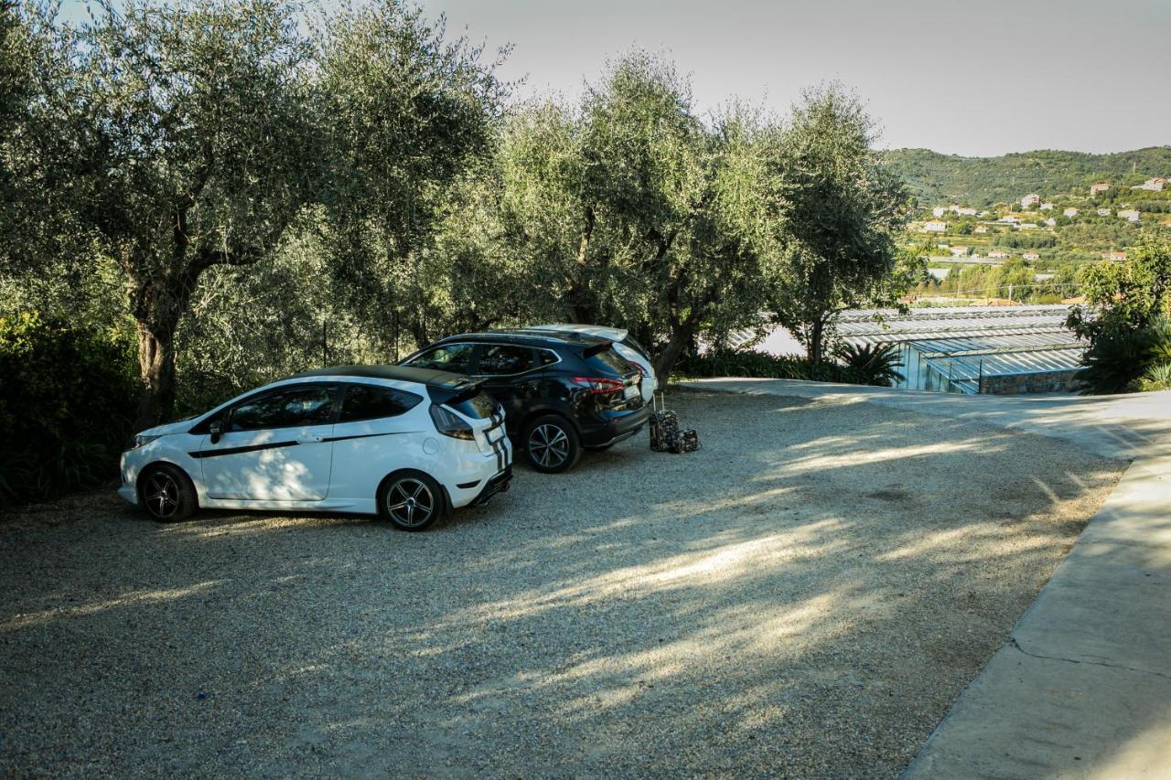 Le Raganelle Hotell Oneglia Exteriör bild