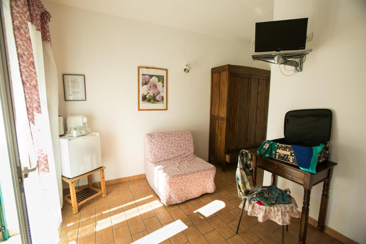 Le Raganelle Hotell Oneglia Exteriör bild