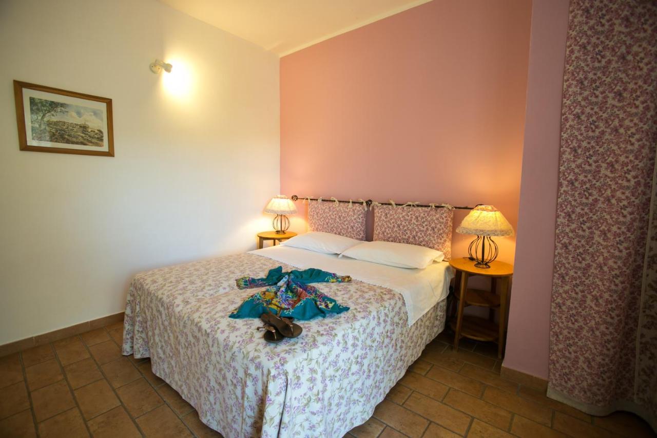Le Raganelle Hotell Oneglia Exteriör bild